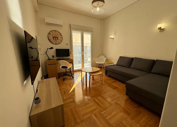 Cozy And Modern Near City Center
